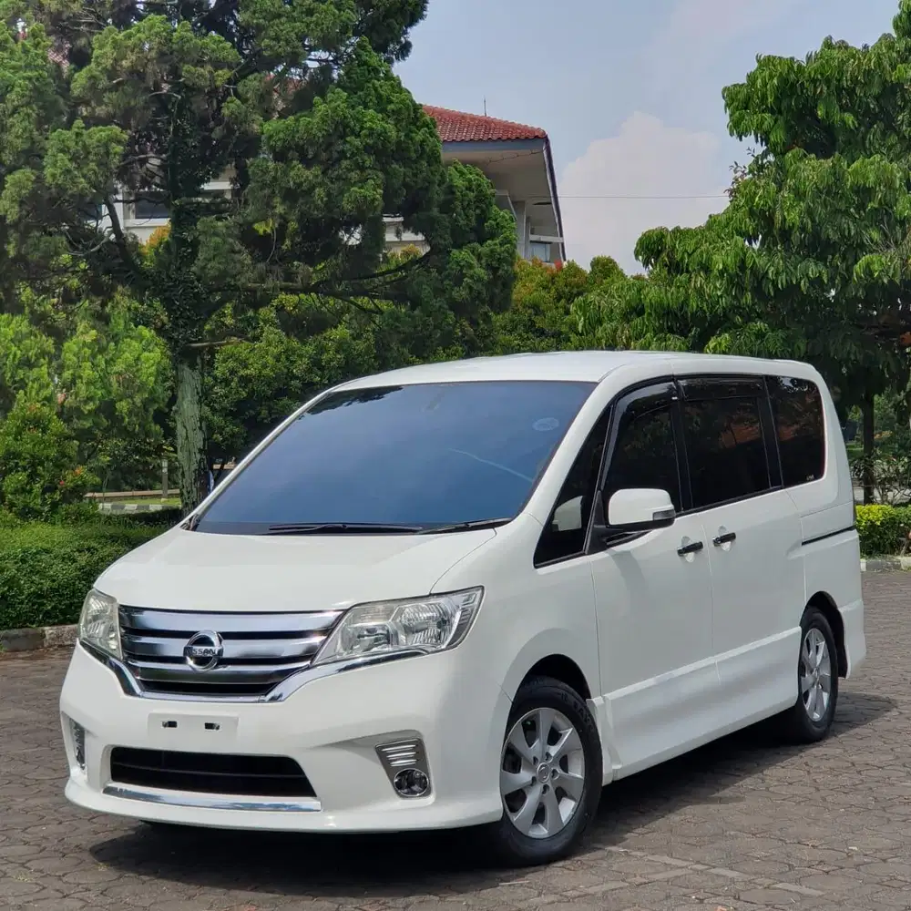 NISSAN SERENA 2.0 HWS AT 2014 PUTIH