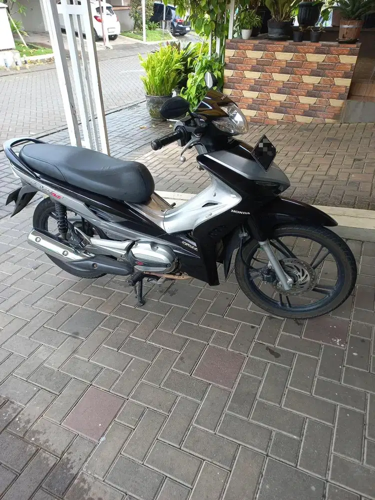 HONDA REVO NCF11A 1CF AT 2010