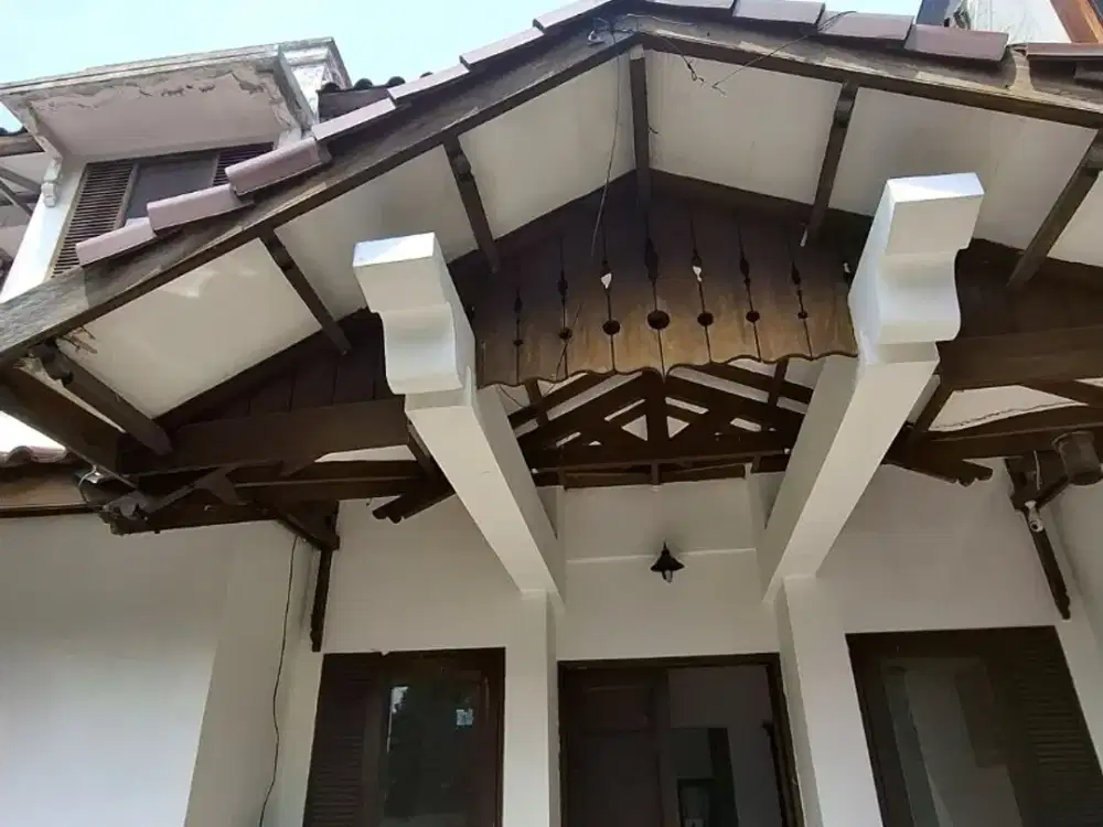 DIJUAL RUMAH TINGGAL DENGAN KOSAN 8 KAMAR AREA PEJATEN BARAT FURNISHED