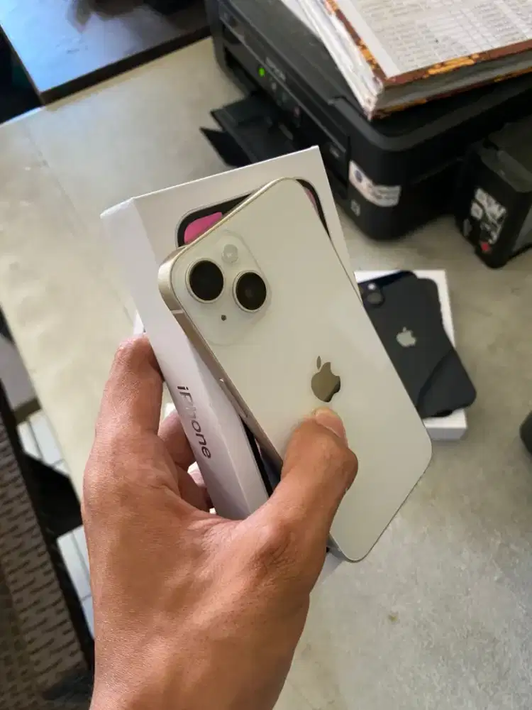 iPhone 14 White 128gb All operator (bisa semua kartu)