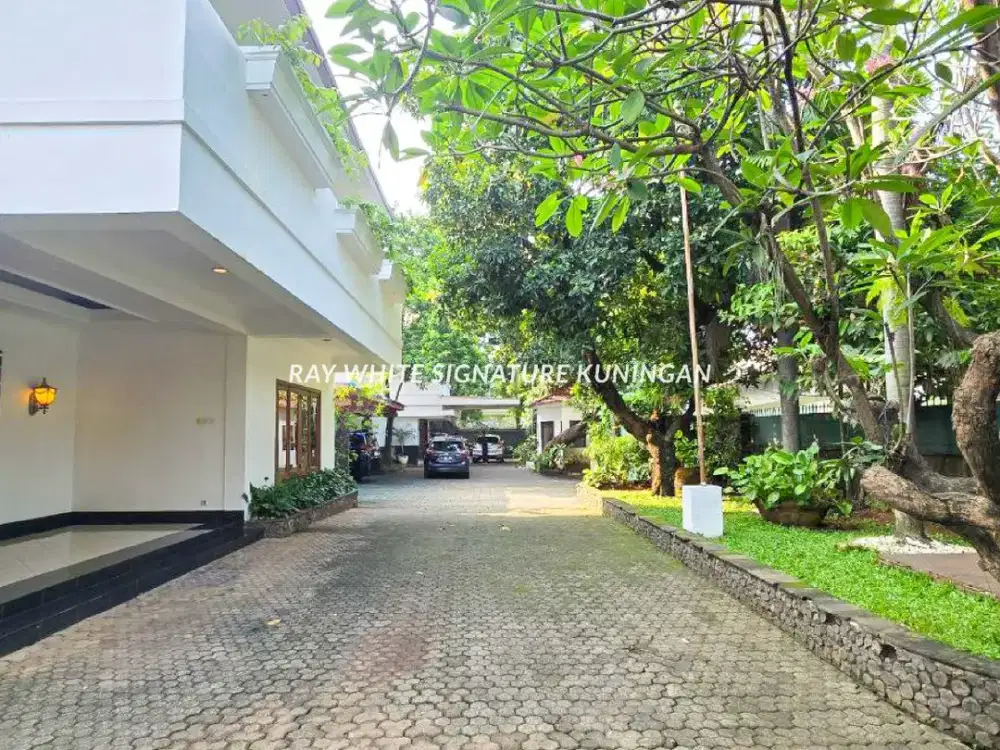 Rumah Mewah Lokasi Prime di Jalan Sisingamangaraja Jalan Lebar