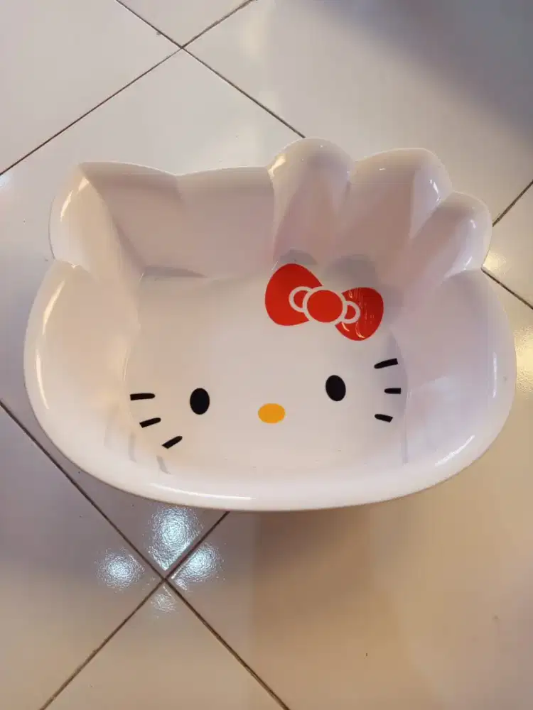 Baskom hello Kity