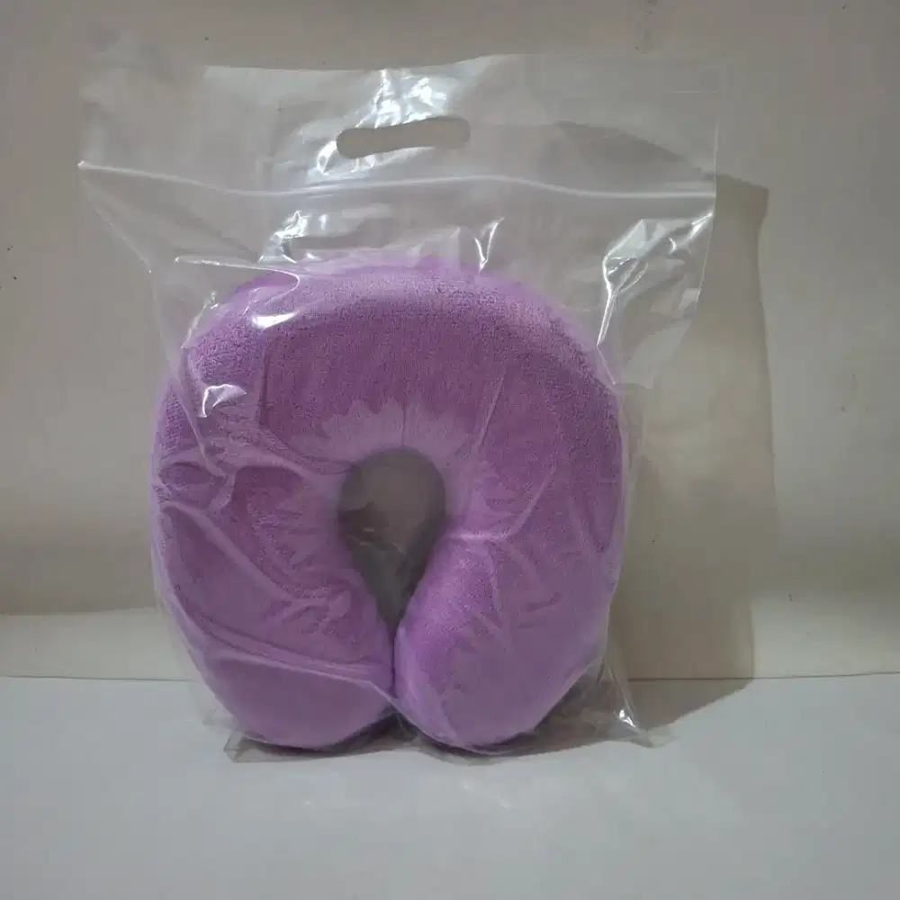 Bantal Leher untuk Travelling