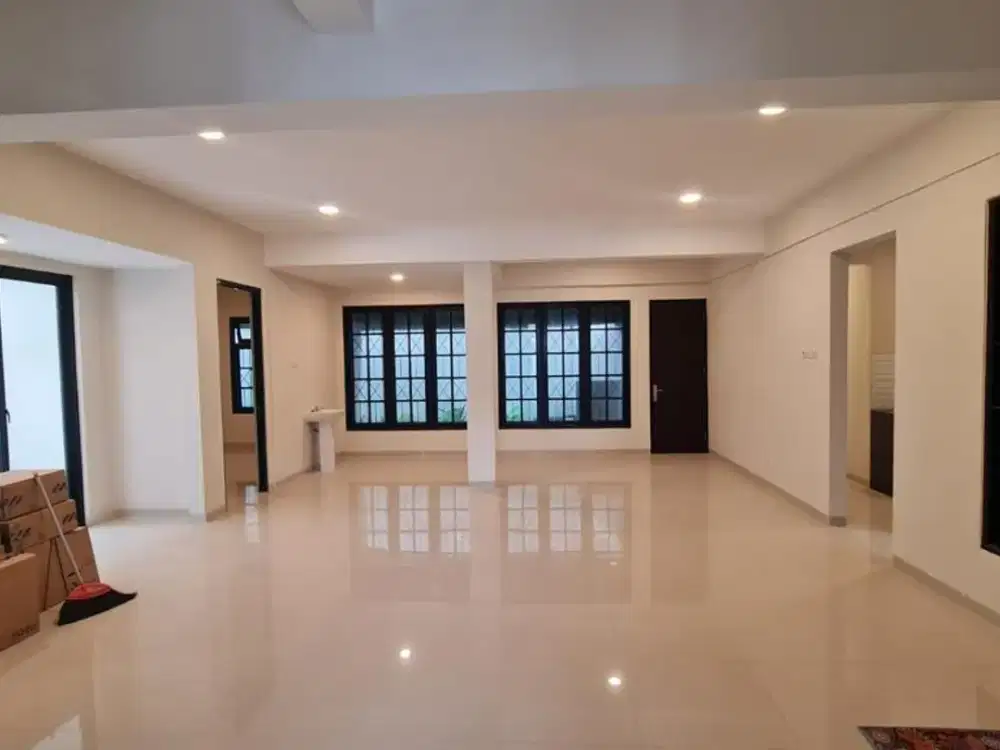 Dijual rumah minimalis baru renovasi total. Like new