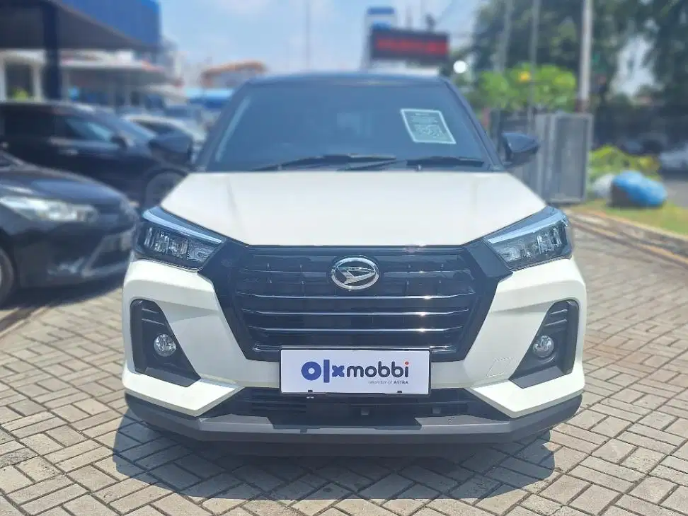 DP MURAH Daihatsu Rocky 1.0 R ADS Two Tone Bensin-MT 2021 Putih CWIBB