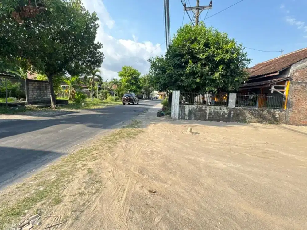 Tepi Aspal Jl Berbah Kalasan Dekat Jl Solo Jogja