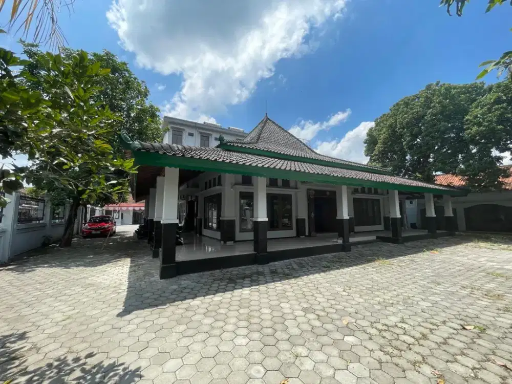 Rumah Gaya Joglo/Tradisional - Cocok Untuk Galeri/Usaha Atau Hunian