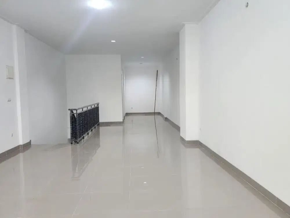 Dijual cepat ruko shibuya jual BU untuk usaha untuk office juga bisa siap nego langsung jad
