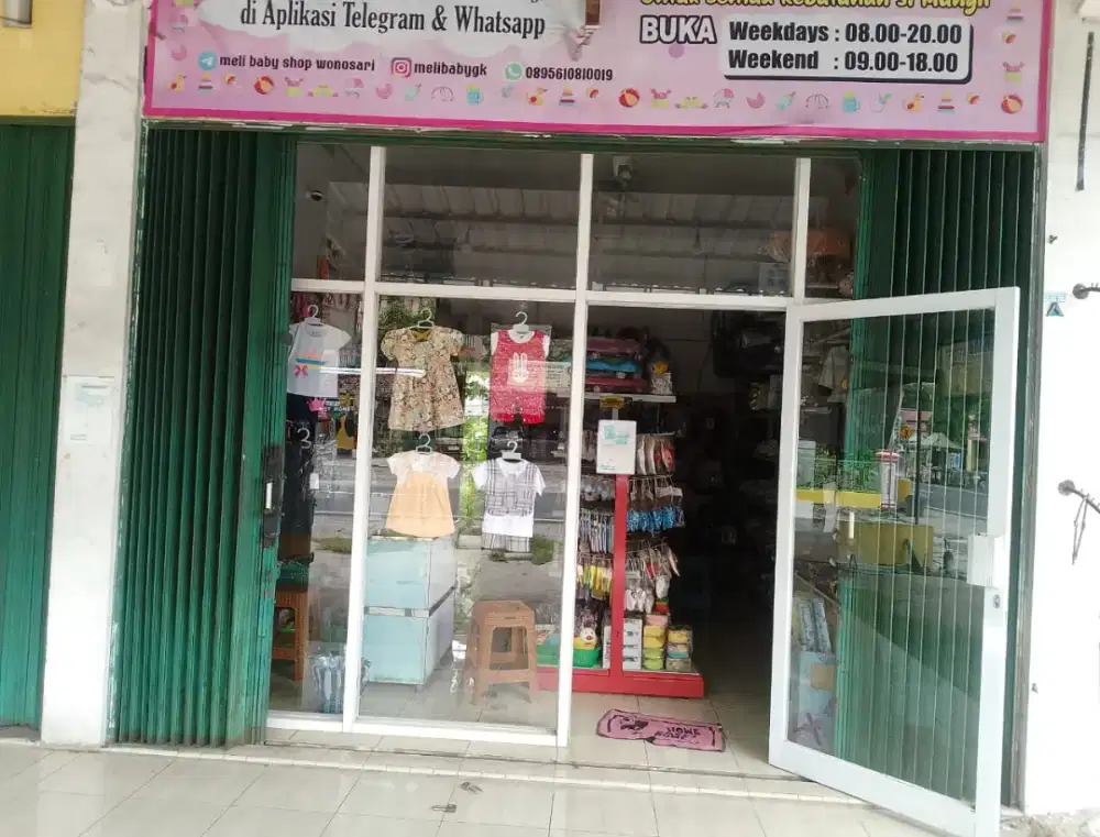 partisi kaca alumunium berpintu ukuran 400*285