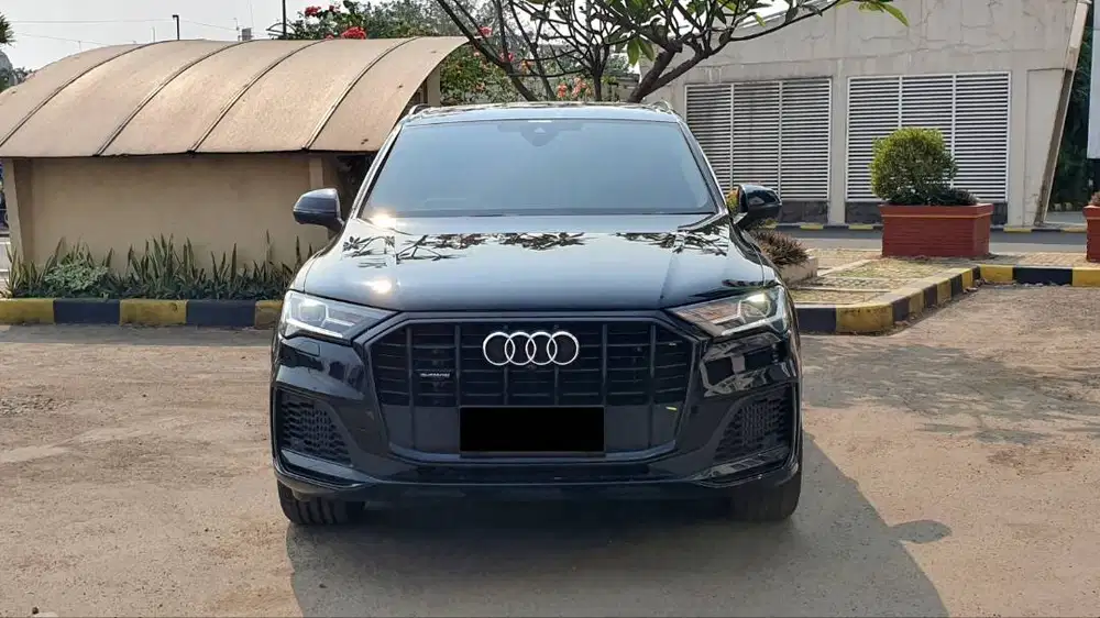 Audi Q7 Q 7 55 3.0 TSFI Quattro AT Mythos Black 2023 NIK 2022 Like New