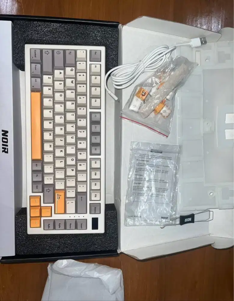 KEYBOARD NIOR TIMELESS82 + Free Keycaps