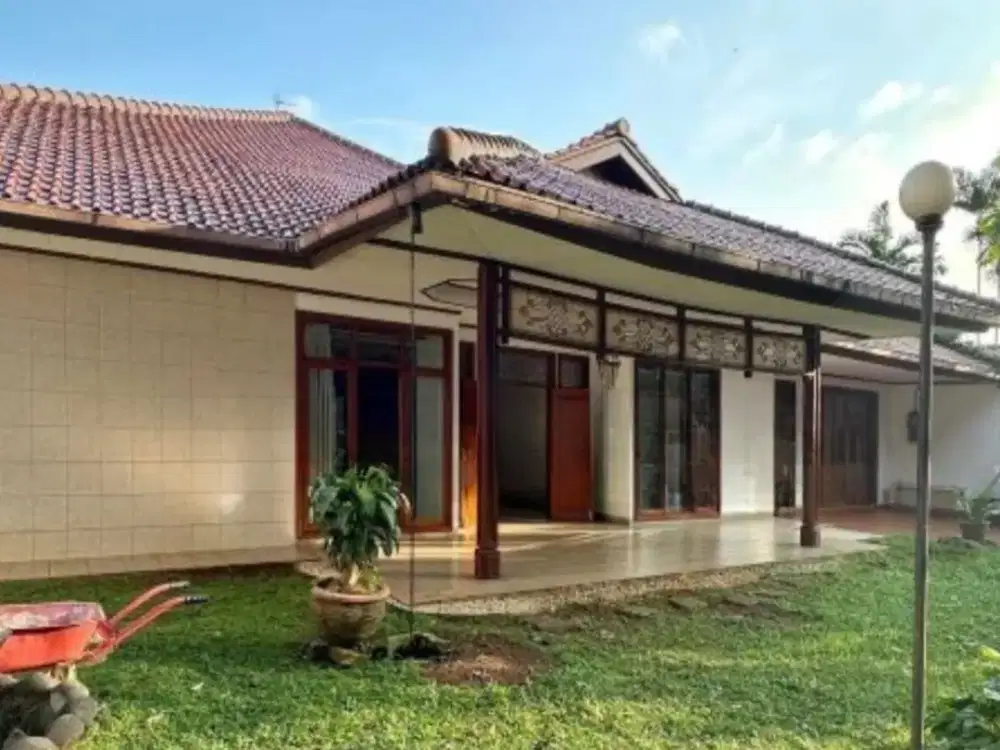 Rumah Klasik Megah 1300m 5+2KT SHM Siap Huni Di Kemang Jaksel