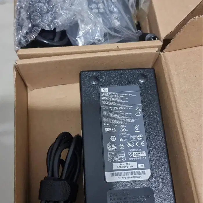 Baterai (Charger) laptop Original dan kw murah bagus garansi Aman