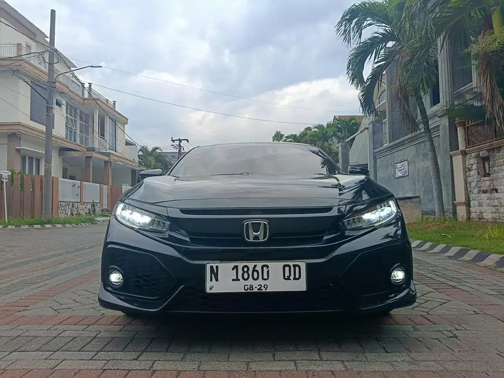 Civic hatcback E matic 2018