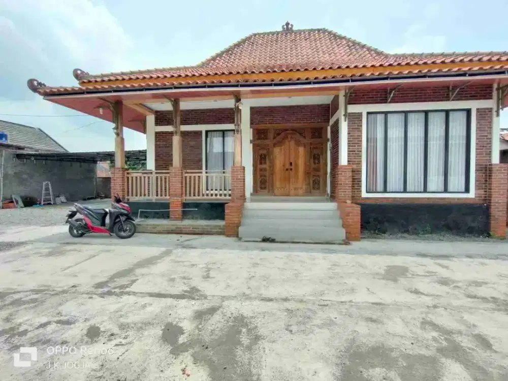 rumah furnish dgn kolam renang pribadi di purwomartani