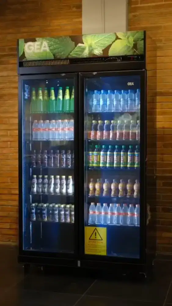 Showcase Lemari Pendingin Display Cooler Gea Expo 770ic