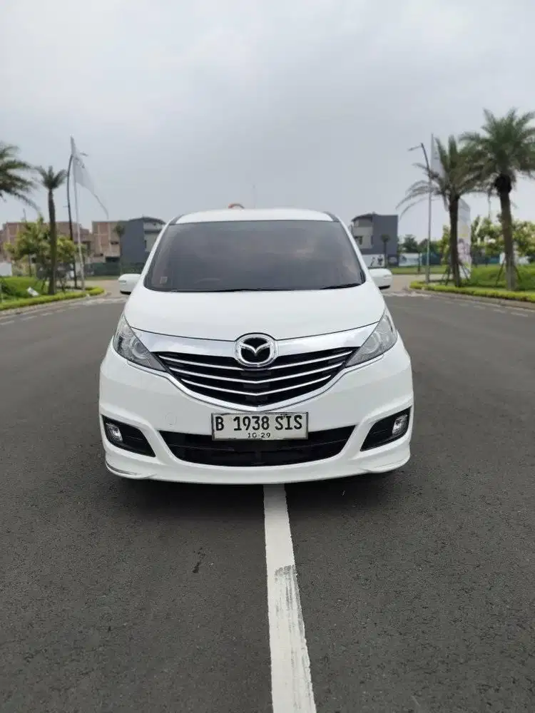 tdp 10 jt Mazda Biante 2.0 thn 2014 putih
