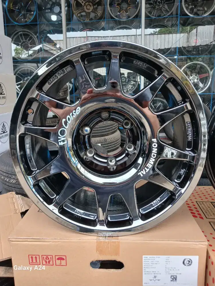 Fondmetal Evocorse ring 18x9 6x139,7 ET 0 black chrome.  Fortuner dll