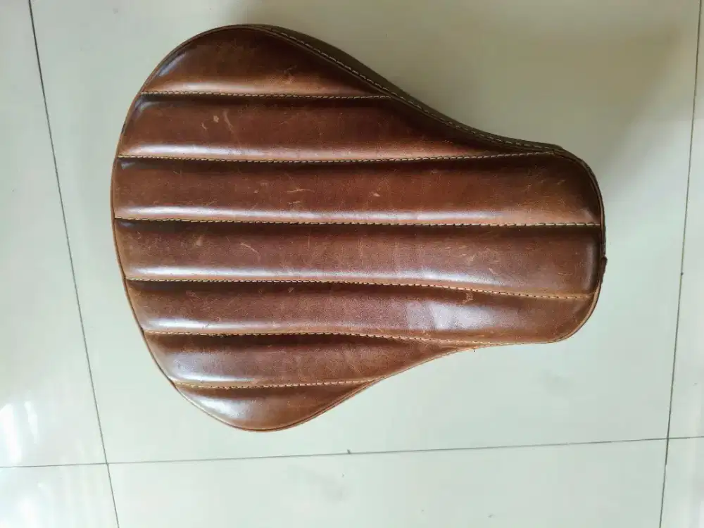 Jok Depan / Solo seat Royal Enfield classic 500