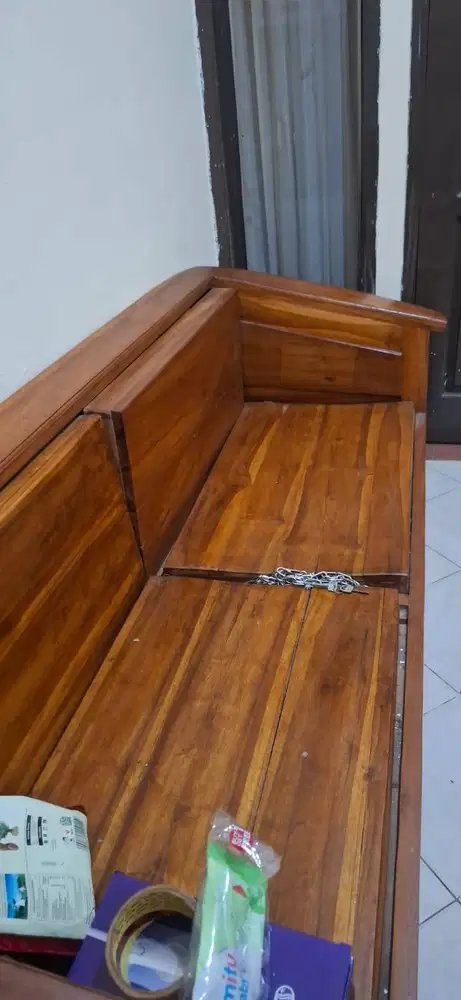 satu set kursi dan meja jati