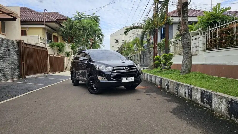 Toyota innova reborn diesel V at 2016