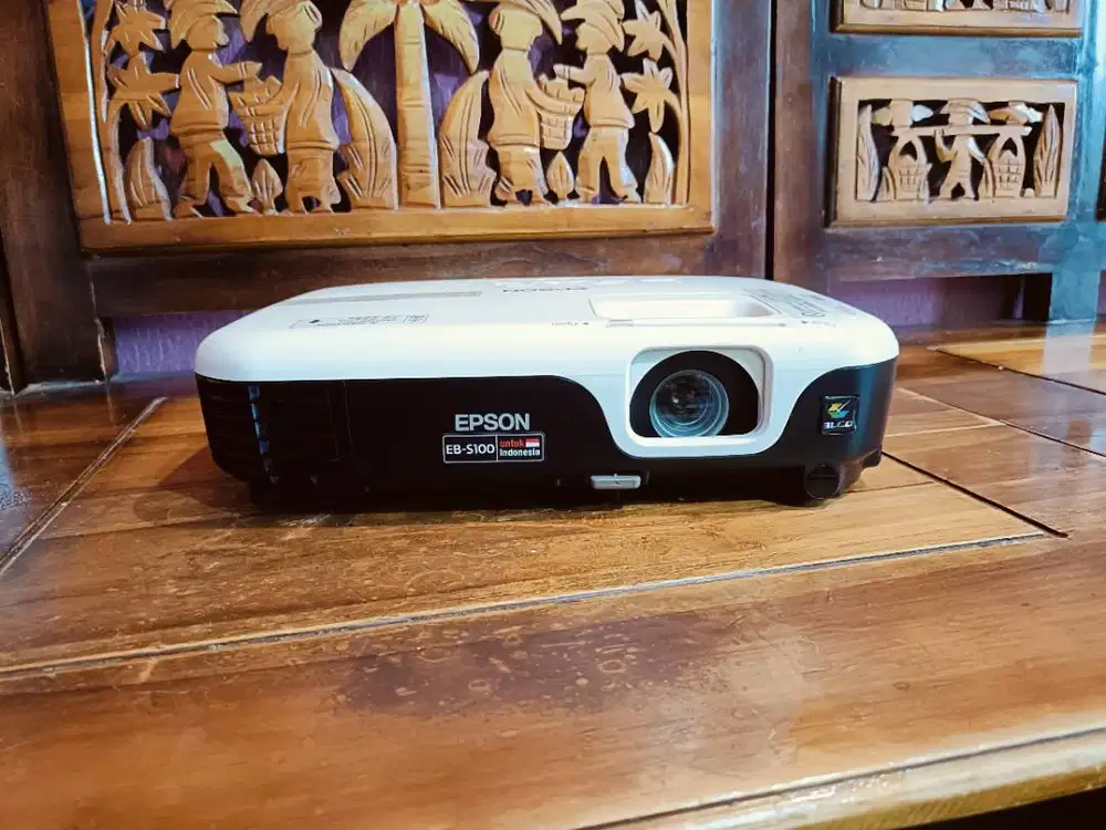 LCD Proyektor Epson EB-S100 Lampu Terang Warna Tajam