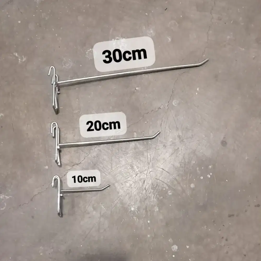 Besi gantungan cantolan utk ram display. Second bagus. Murah. 26pcs