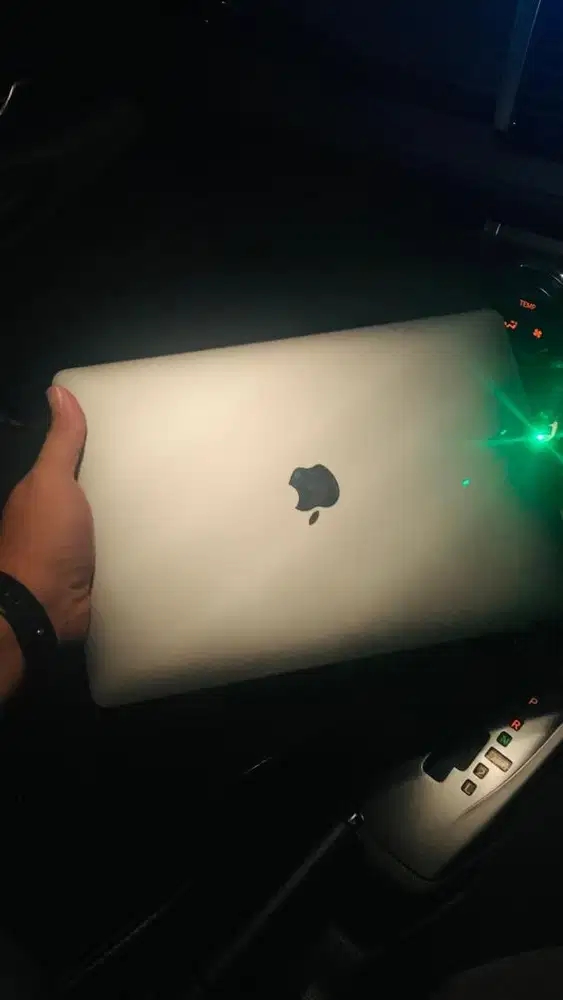 Macbook Air M1 2020 128 GB Mulus Second