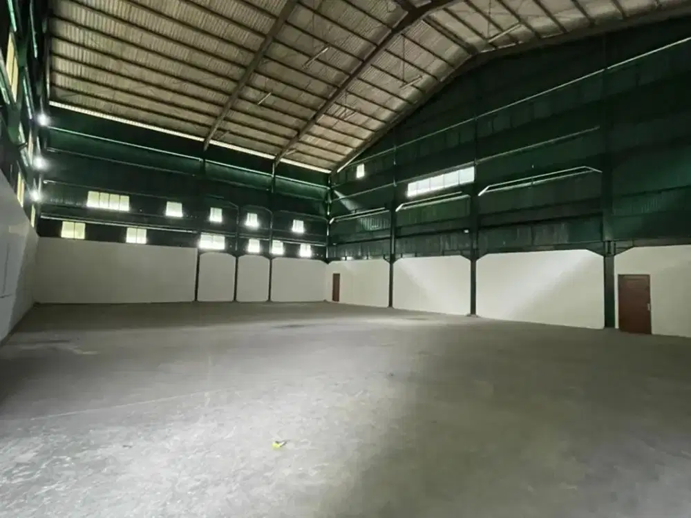 Gudang Bagus High Ceiling Ada Kantor Akses 40 Ft di Jurumudi Tangerang