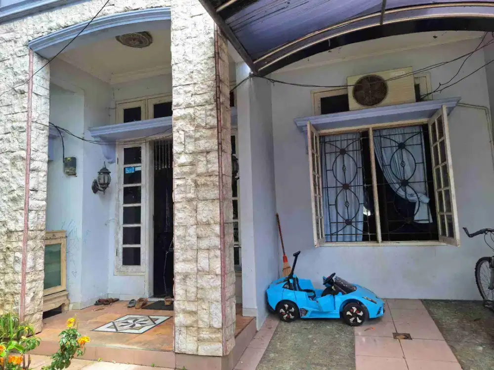 Dijual rumah kebun 2 lt posisi di hoek di Citra Indah City