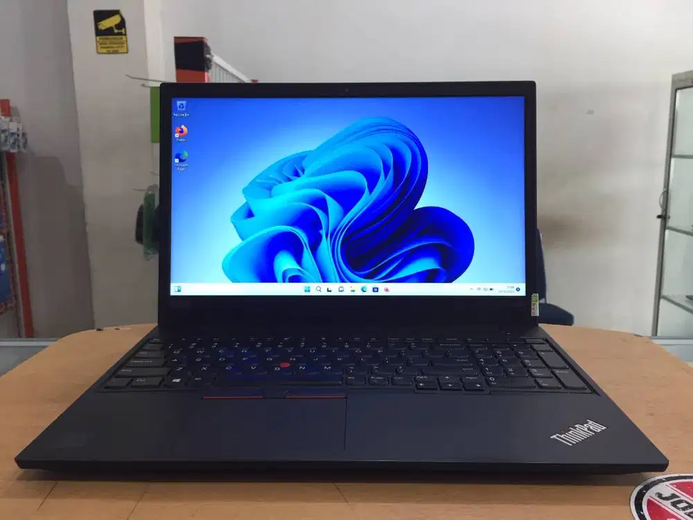 Lenovo ThinkPad E590 Core i5Gen8 Ram 16GB SSD 256GB 15in Slim Mulus