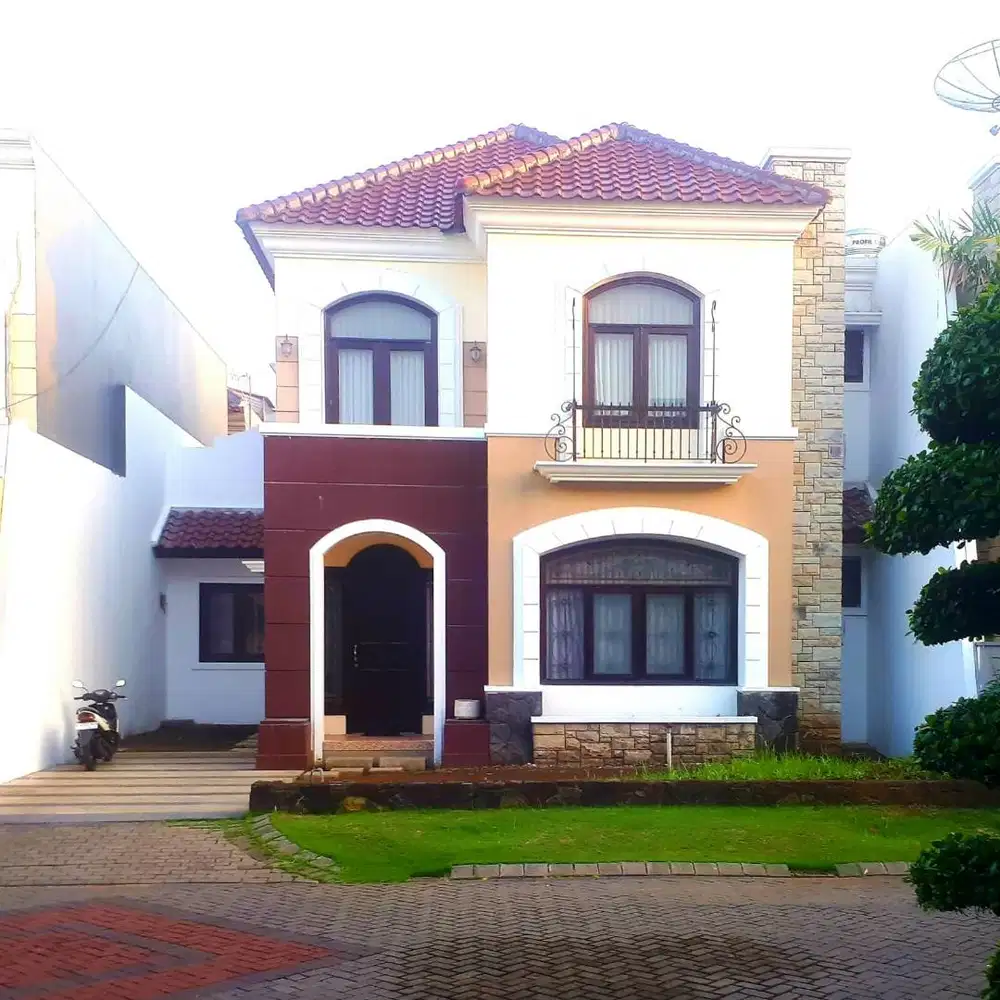 DIJUAL RUMAH 2 LANTAI WISATA BUKIT MAS ADA CARPORT AC KITCHENETTE