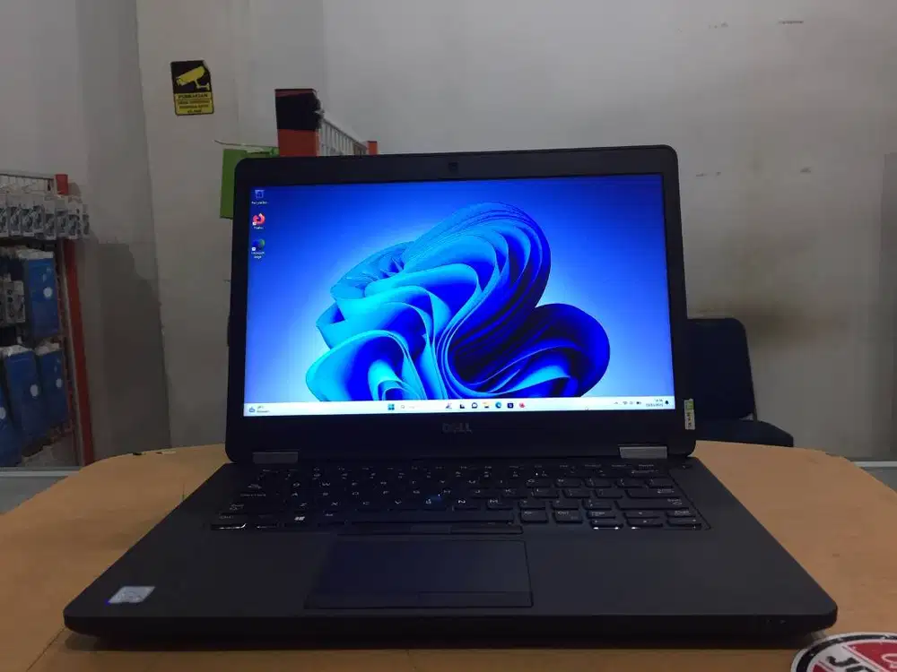 Laptop Dell E5470 Core i5Gen6 Ram 8GB SSD 256GB 14in Slim Mulus