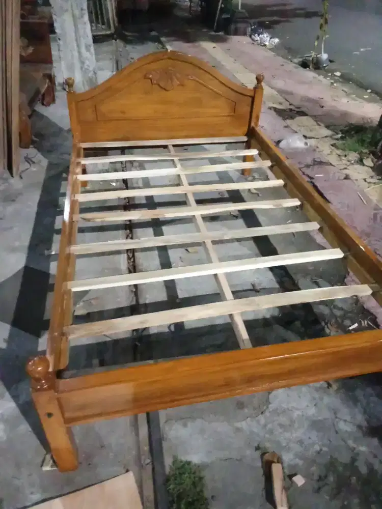 Tempat tidur kayu jati model blok ukuran 1m
