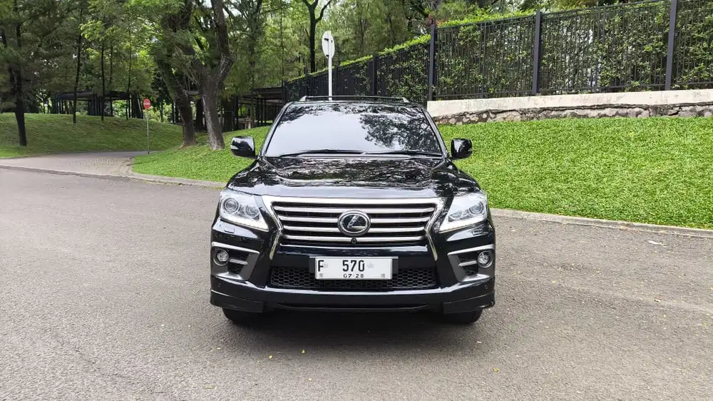 KM LOW// Lexus LX570 F Sport //2014//Bensin