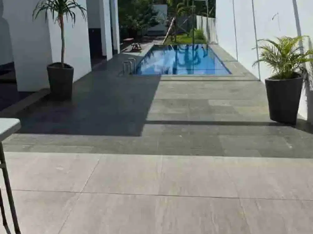 di jual rumah kolam renang,20menit tugu Jogja