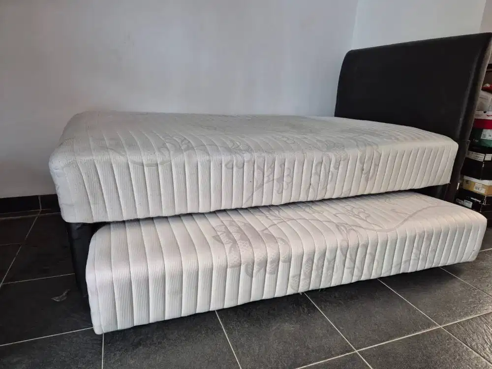 Tempat Tidur Bekas di Jakarta Selatan Bed 2in1 Comforta 120X200 Bagus