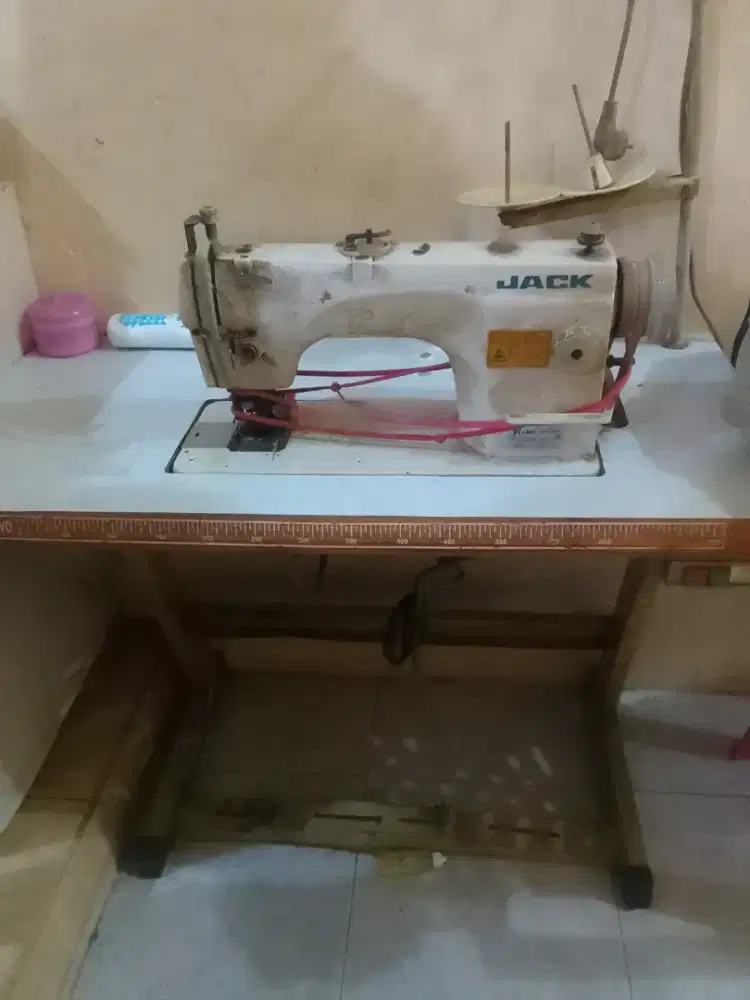 Mesin jahit dan mesin obras