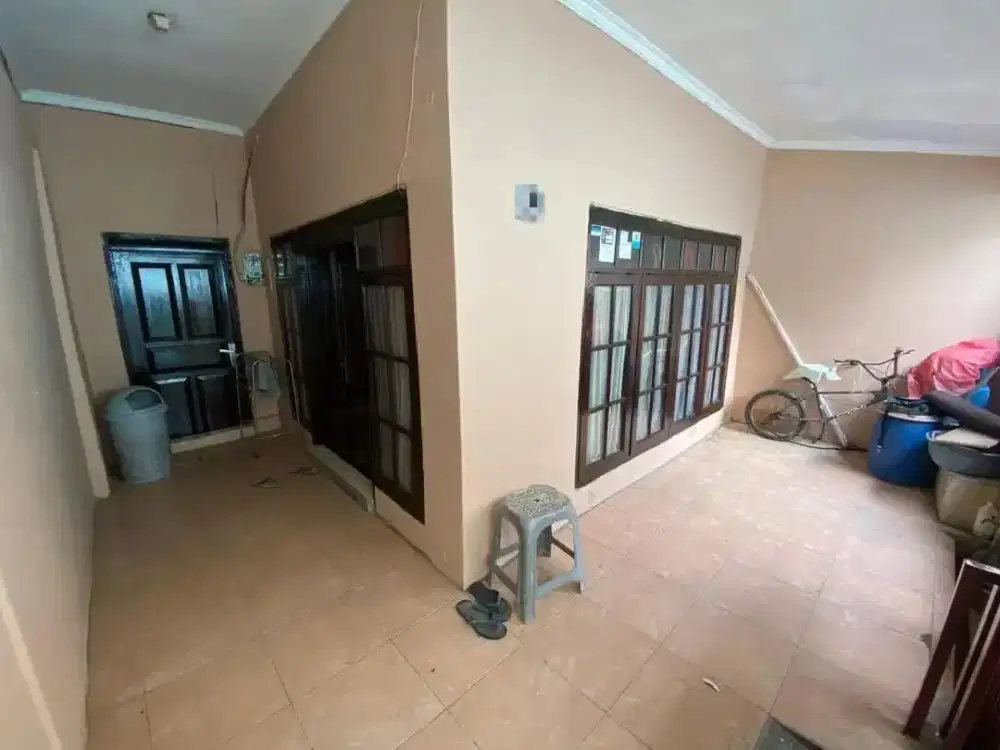 Rumah Tengah Kota Sayap Moch Toha Masuk Gang