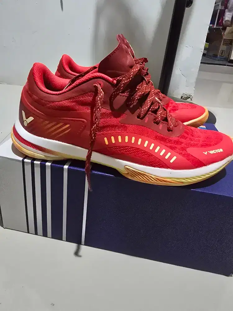 Sepatu badminton Victor S99 elite Red