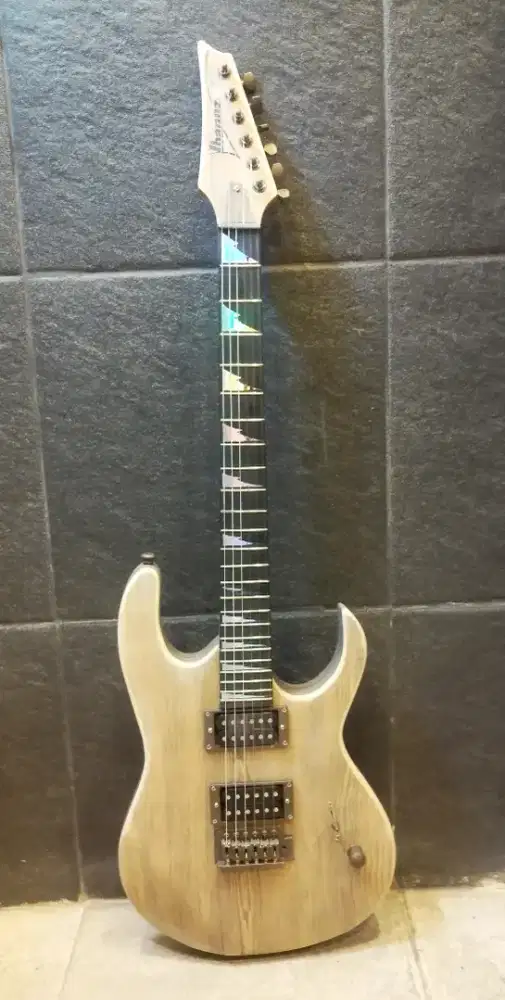 Gitar Listrik Custom Ibanez 24 fret