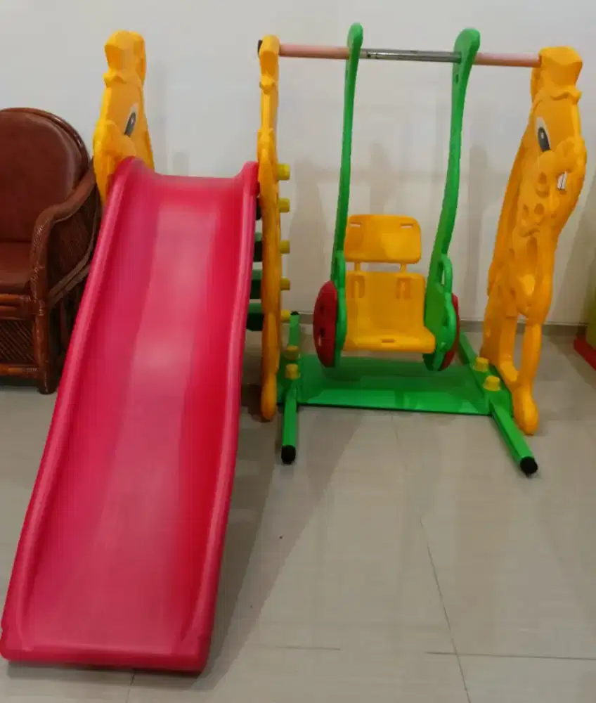 Ayunan dan Perosotan Anak