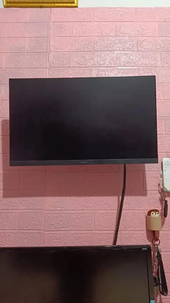 LED LCD Samsung 24 S24C310EAE Like New