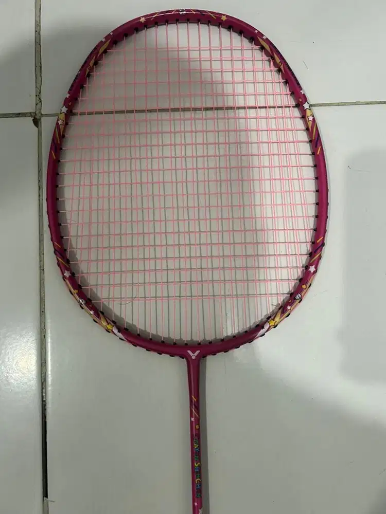 Raket Badminton Limited Edition Victor x Crayon Shinchan ARS-CS SET QP