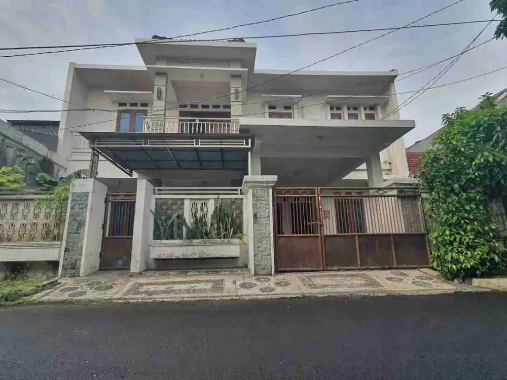 rumah luas 2 lantai di prima harapan regency bekasi