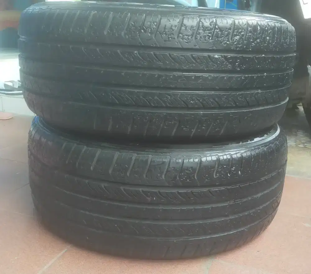 235 50 R18 Maxxis M3