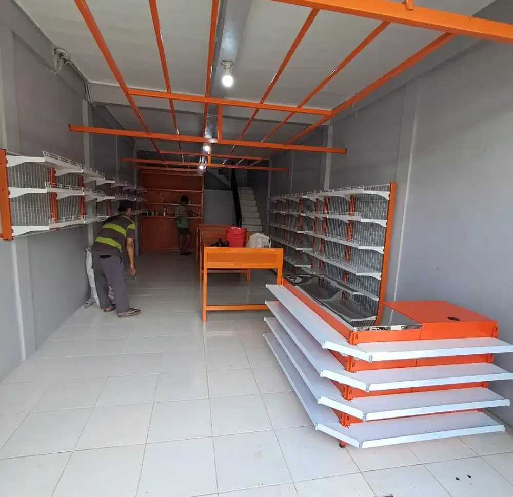 Rak minimarket atas freezer