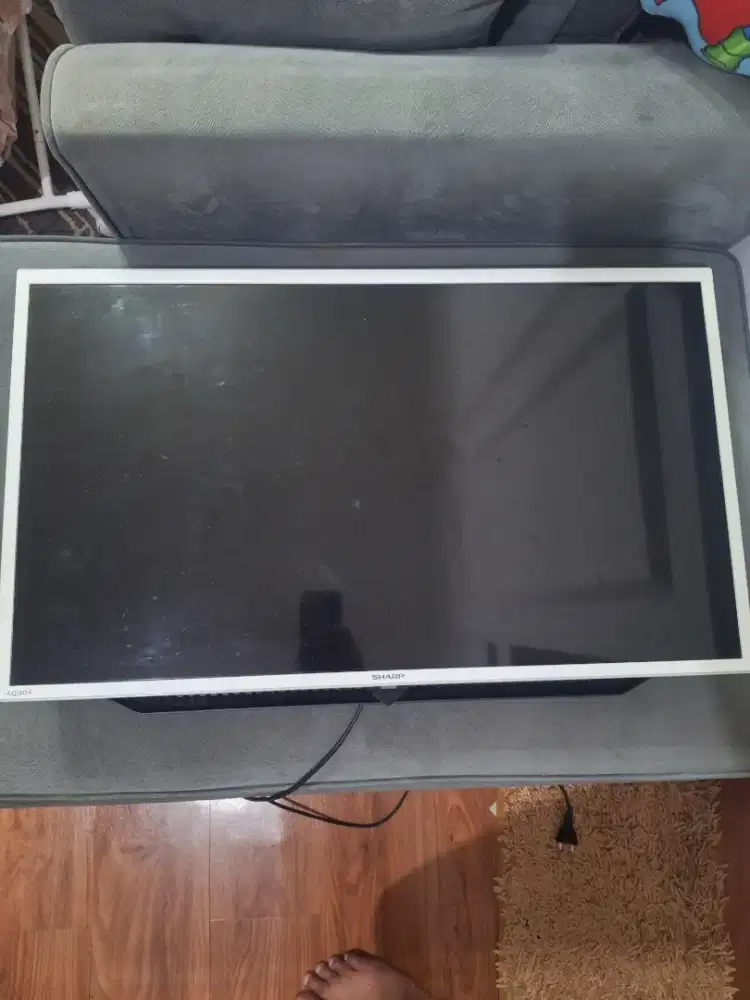 Jual TV Sharp Analog 32 Inch warna putih