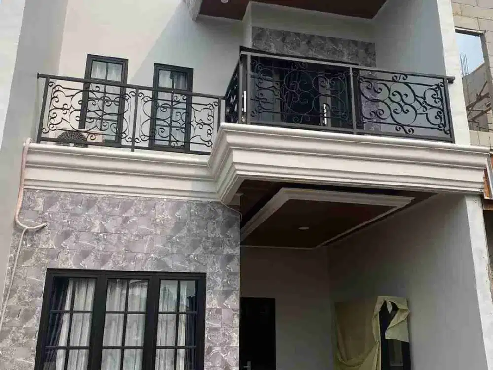 rumah clasik 2,5 lt clasik Eropa 900juta sebrang tol cimanggis