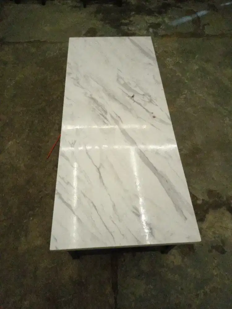 Meja Lesehan ( 6 meja )